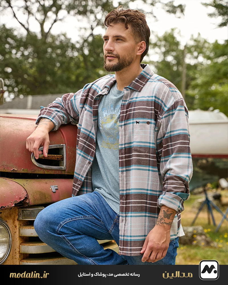 تجربه ترکیب پیراهن چهارخانه با تیشرت؛ استایل همیشه جوان