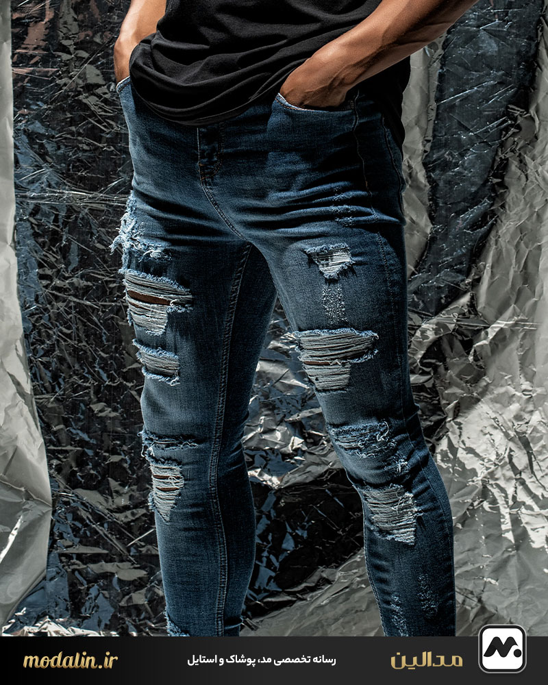 شلوار جین پاره (Distressed Jeans)