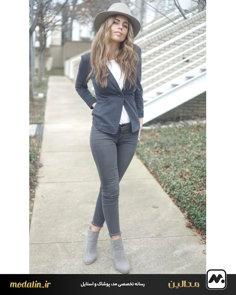 بوت طوسی با تناژهای متنوع این رنگ