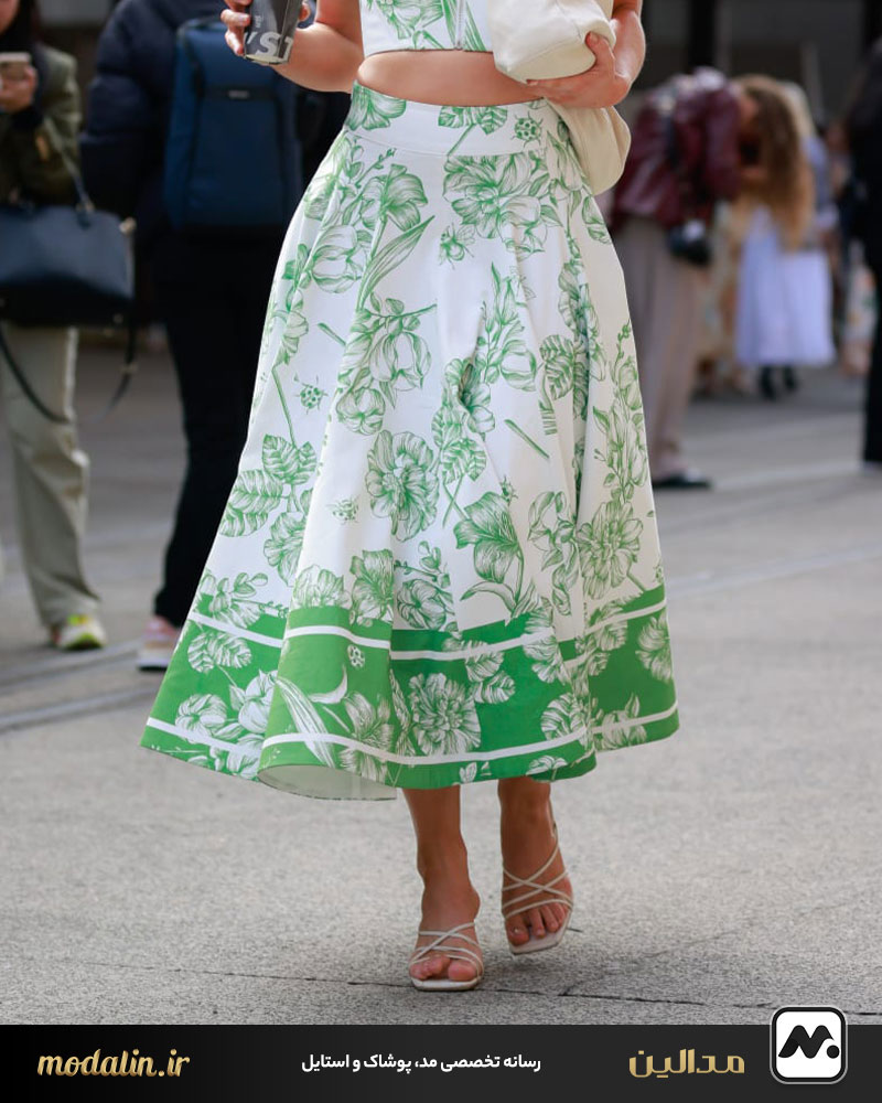 دامن گل‌دار بلند زنانه