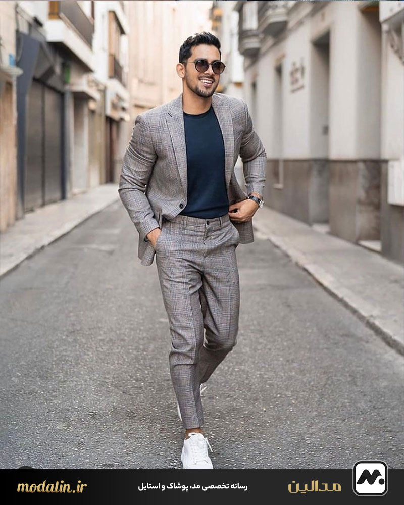 کت و شلوار رنگ روشن