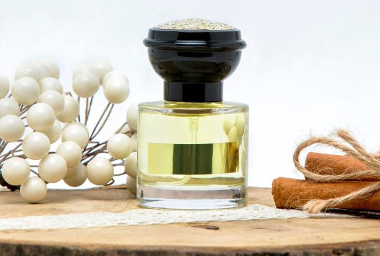 انتخاب اسانس عطری اورجینال برای خلق رایحه‌های ماندگار و حرفه‌ای