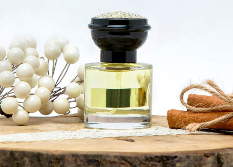 انتخاب اسانس عطری اورجینال برای خلق رایحههای ماندگار و حرفهای